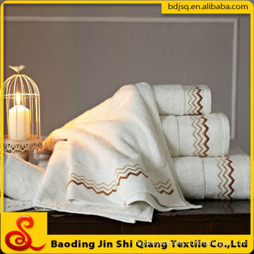 wholesale China High-end towel set embroidery logo bath towel